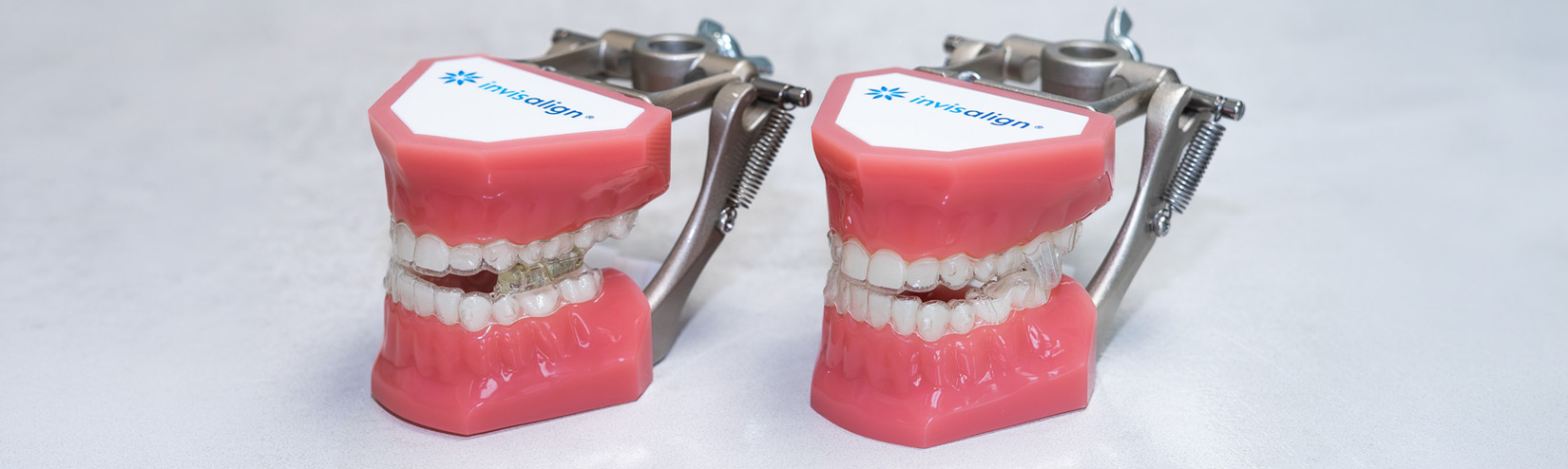 Przezroczyste nakładki ortodontyczne Invisalign